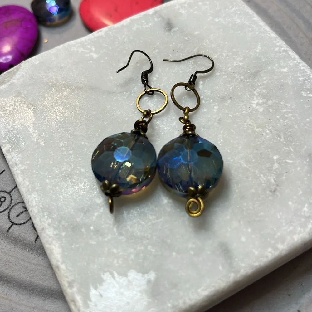 Green/Blue Crystal Faceted Drop Earrings - Picture 3 of 4